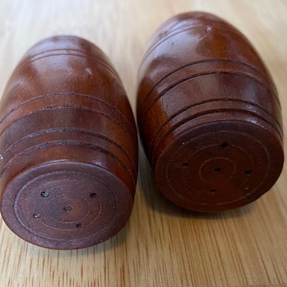 Vintage Wood Salt & Pepper Shakers - Light Posts, Maracas, & Barrels - Picture 12 of 16